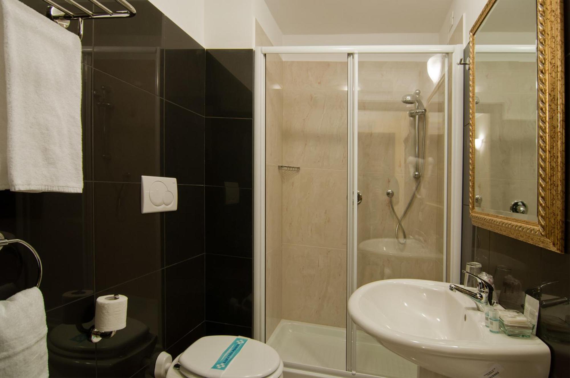 Hotel Regina Giovanna Rzym Pokój zdjęcie