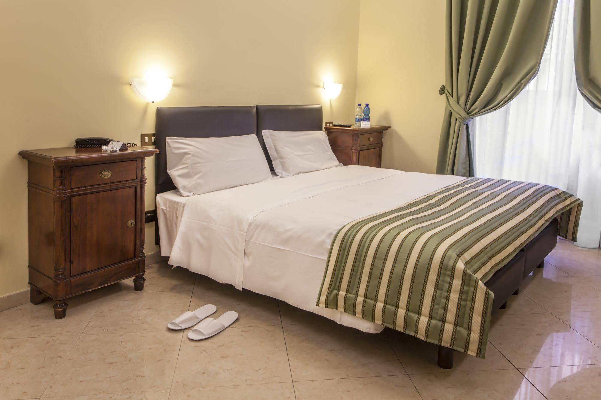Hotel Regina Giovanna Rzym Zewnętrze zdjęcie