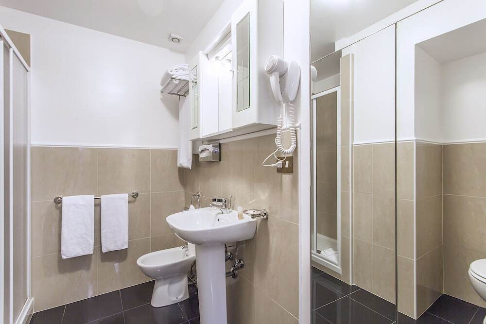 Hotel Regina Giovanna Rzym Zewnętrze zdjęcie